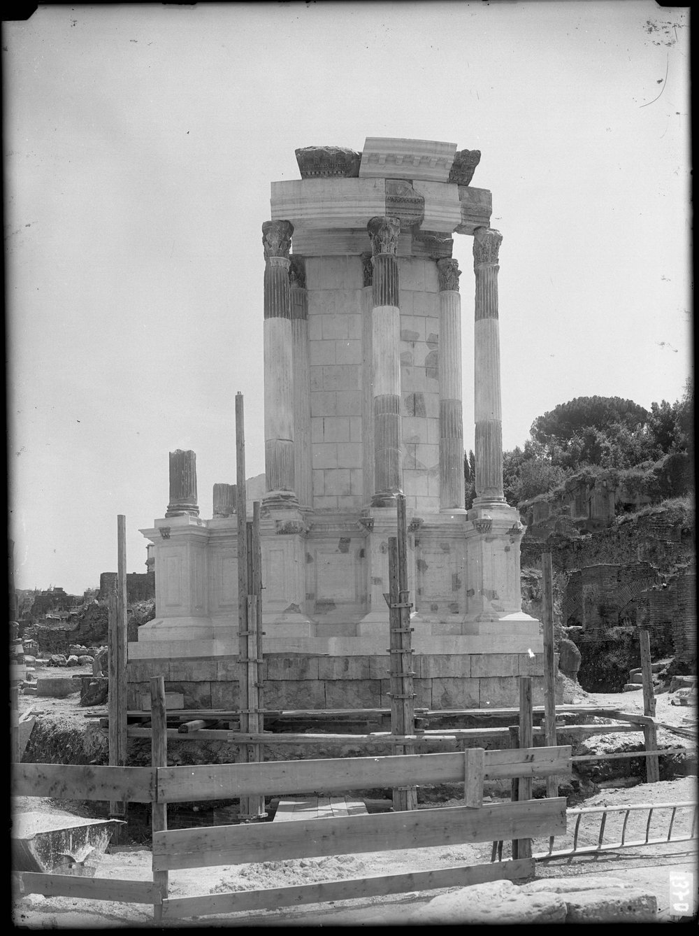 Lastra E1370 - Tempio di Vesta.jpg