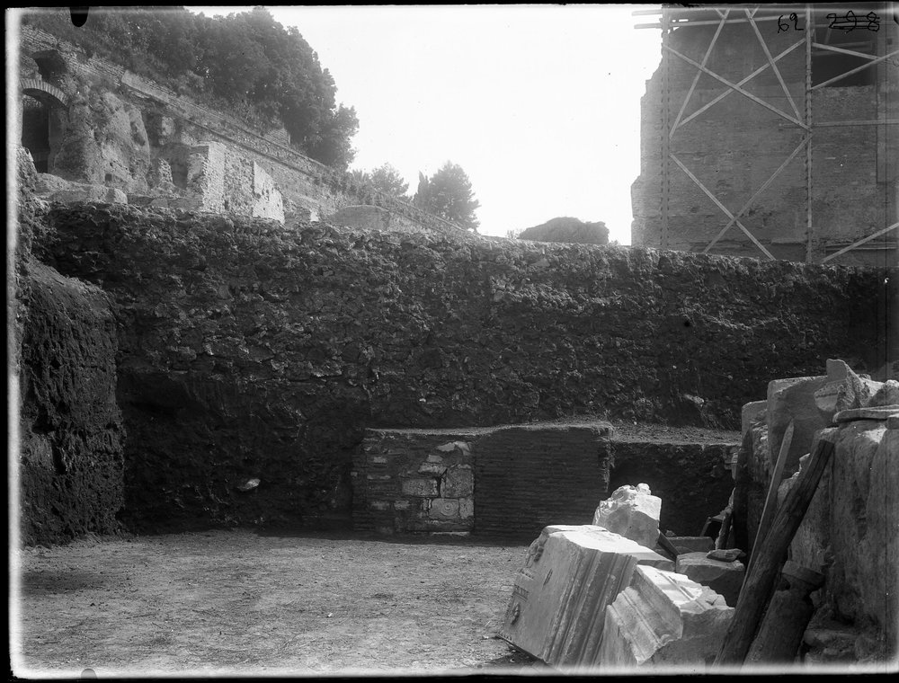 E62 - Area di Vesta.JPG