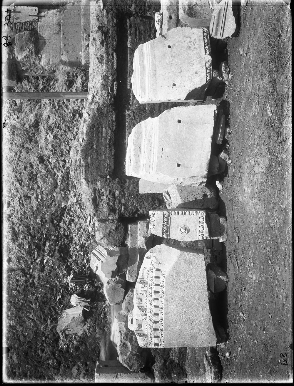 E68 - Tempio di Vesta.JPG