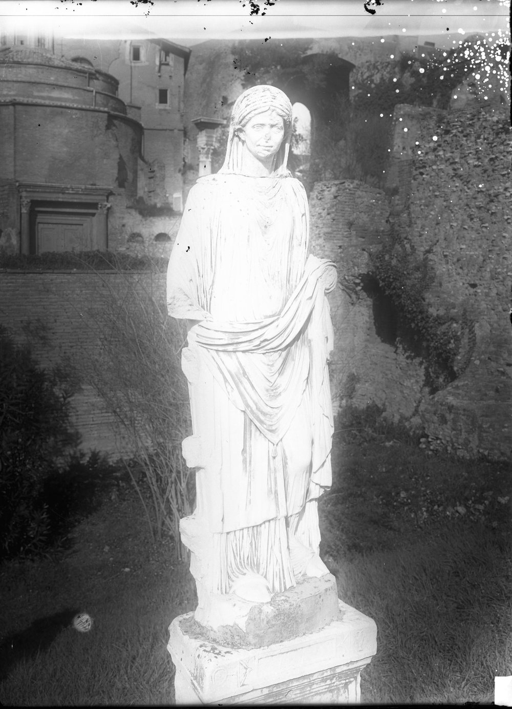 Lastra E 1421 - Casa delle Vestali.JPG