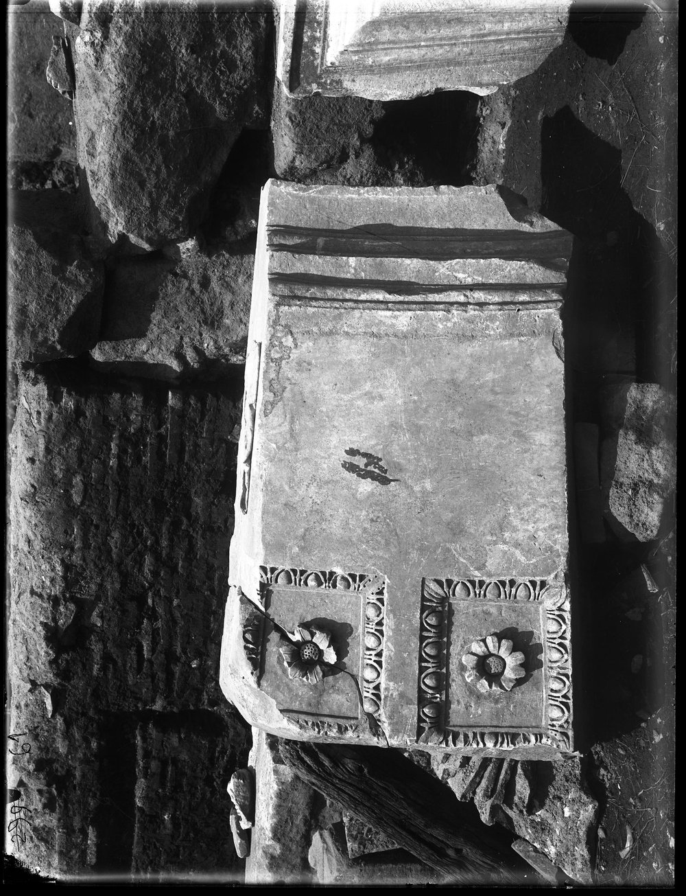 E61 - Tempio Vesta.JPG