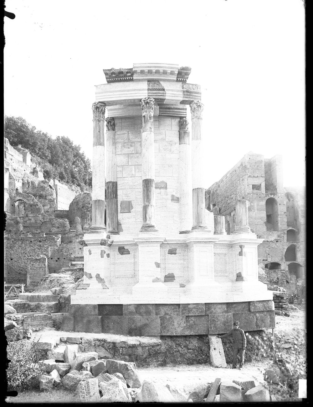 Lastra E1360 - Tempio di Vesta.jpg