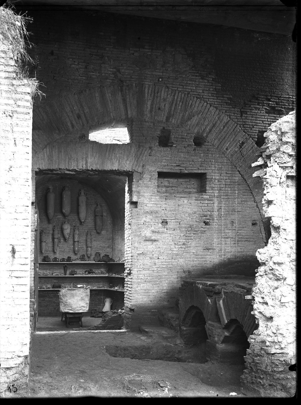 Lastra E15 - Casa delle Vestali.JPG