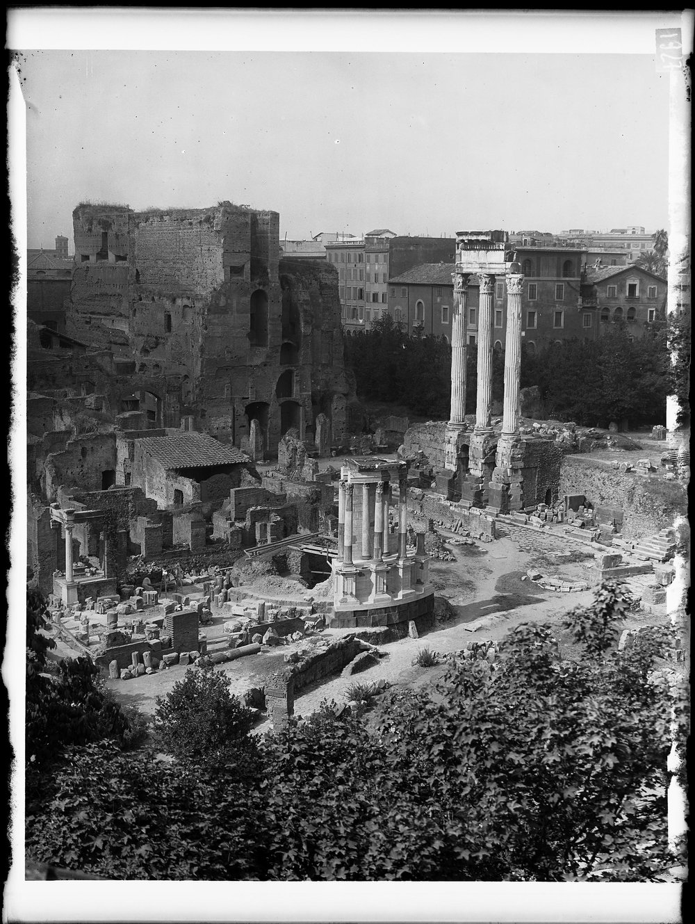 Lastra E1327 - Tempio di Vesta.JPG