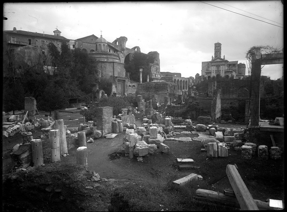 Lastra E1339 - Tempio di Vesta.JPG