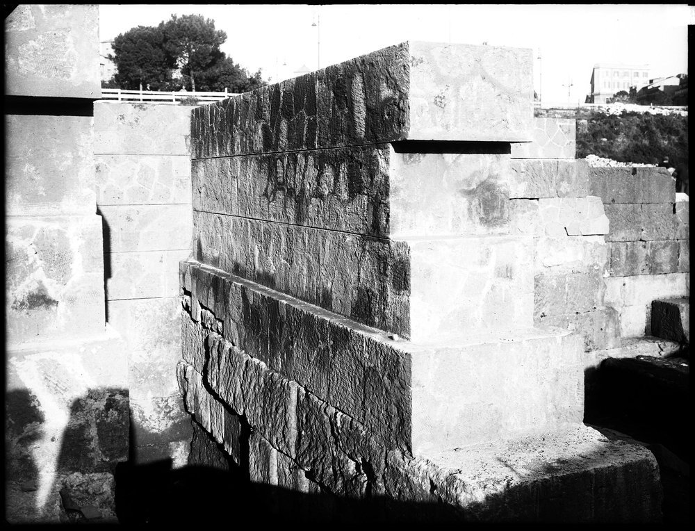 Lastra E 1080, Basilica Emilia.JPG