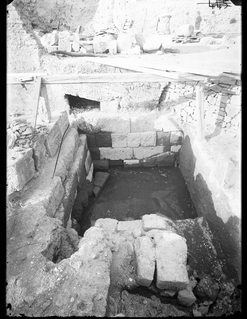 Lastra E445 - Basilica Emilia.jpg