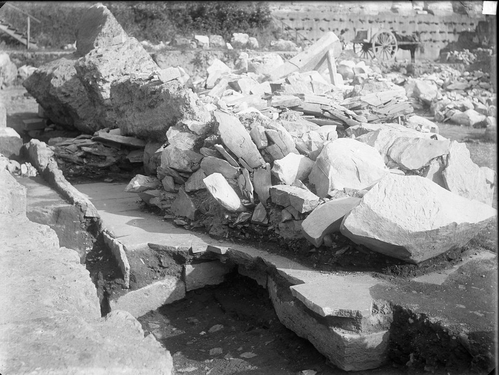 Lastra E1156 - Basilica Emilia.JPG
