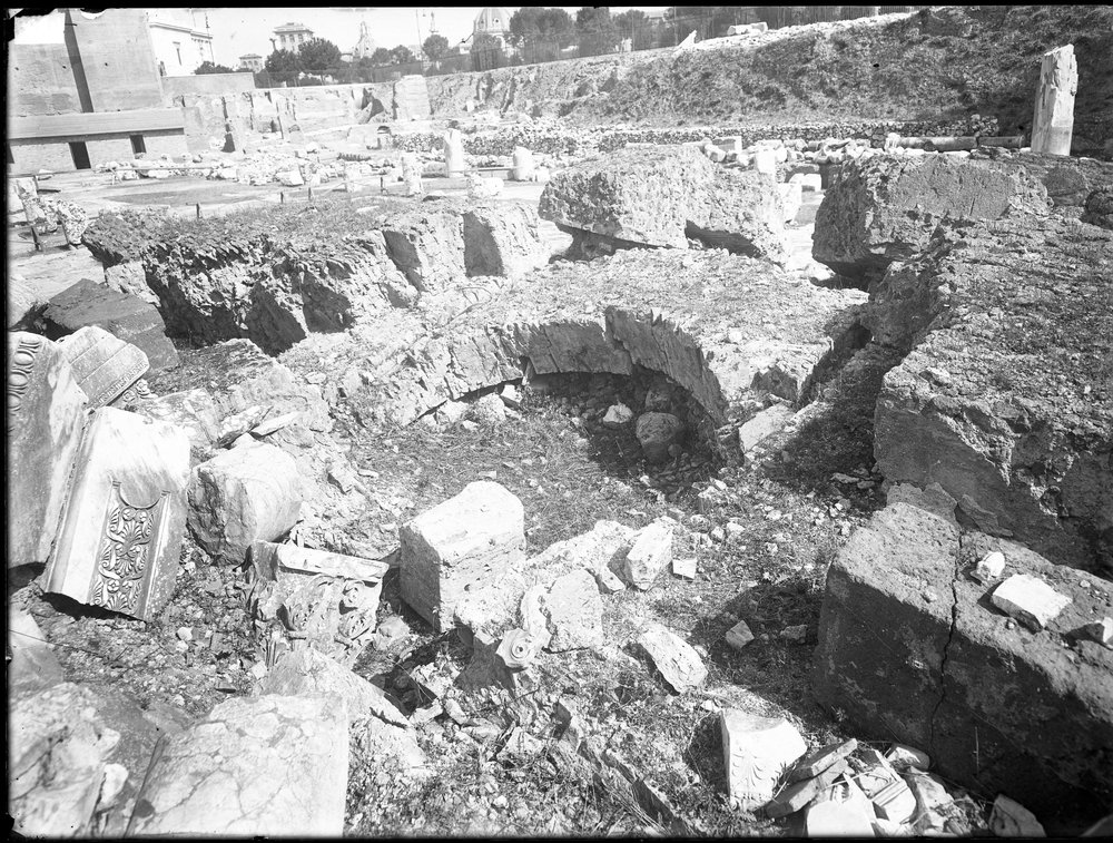 Lastra E-1180, Basilica Emilia.JPG