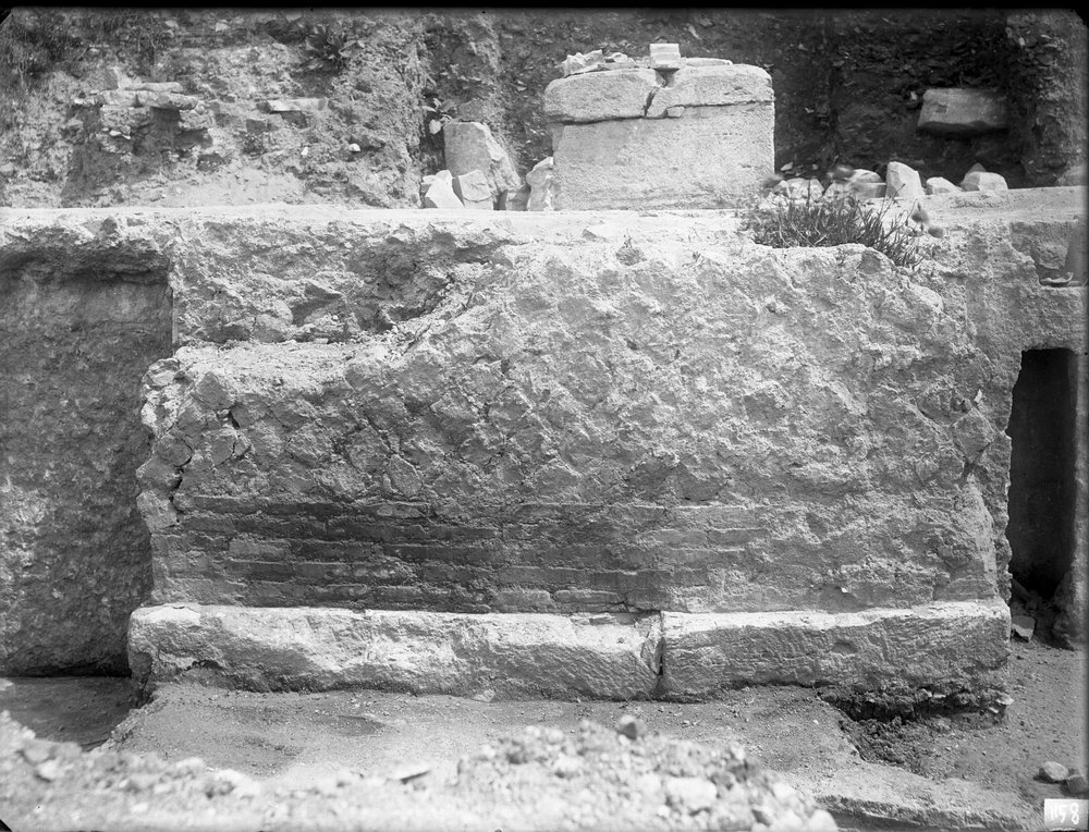 Lastra E1159 - Basilica Emilia.JPG