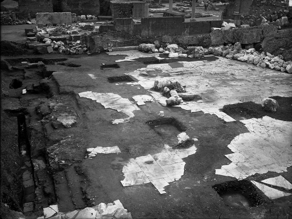Lastra E-1216 Basilica Emilia - esterno.JPG