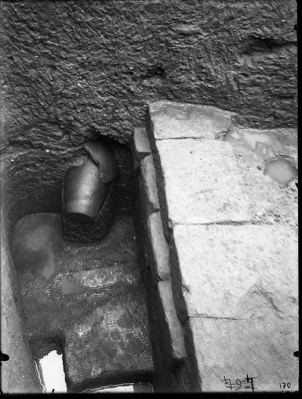 Lastra E170 - Basilica Emilia.JPG