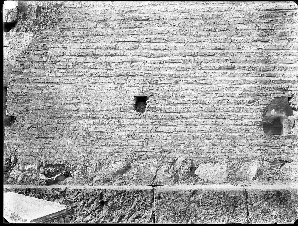 Lastra E 1086, Basilica Emilia.JPG