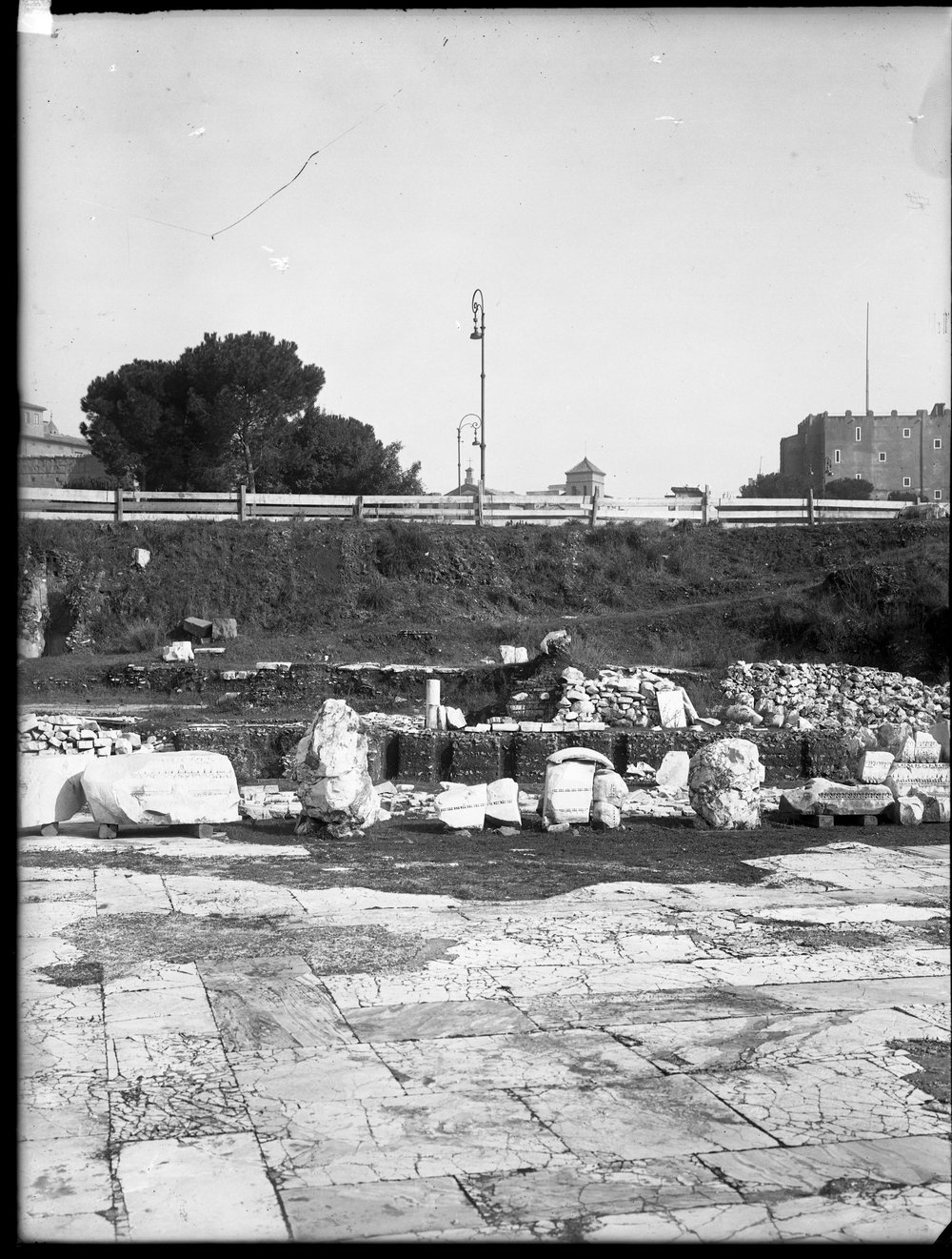 Lastra E1149 - Basilica Emilia.JPG