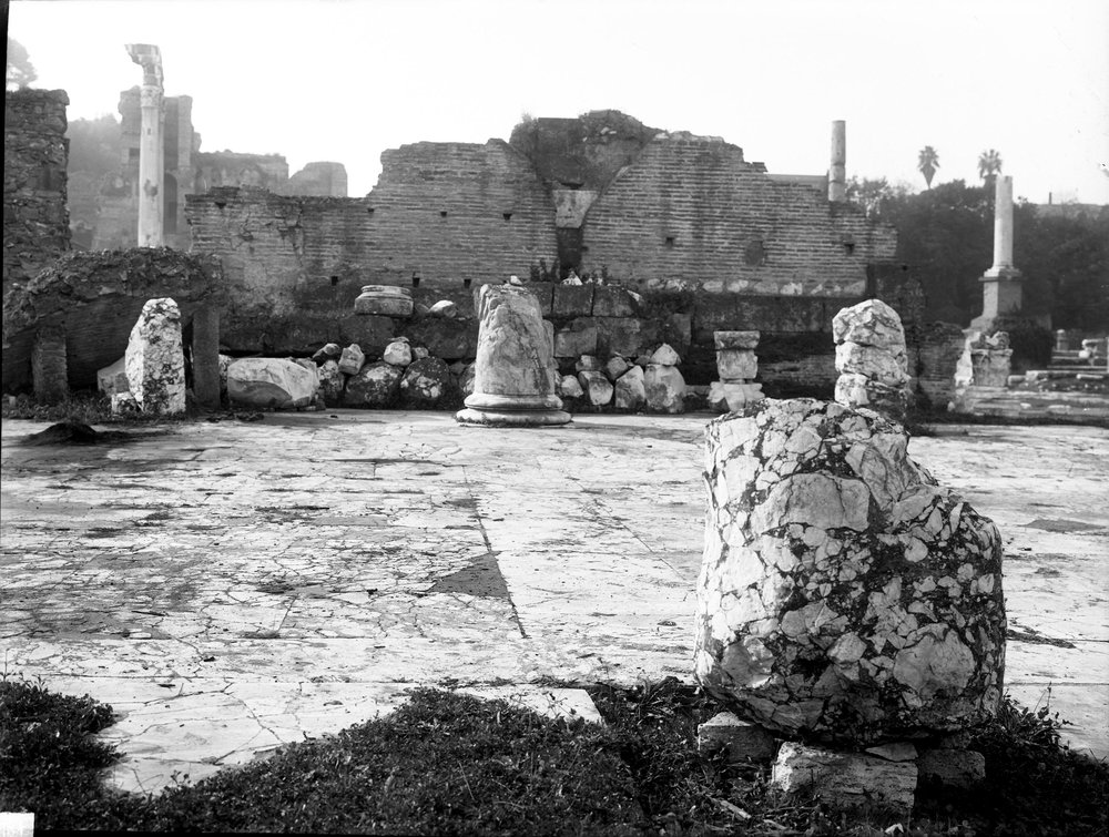 Lastra E1166 - Basilica Emilia.JPG