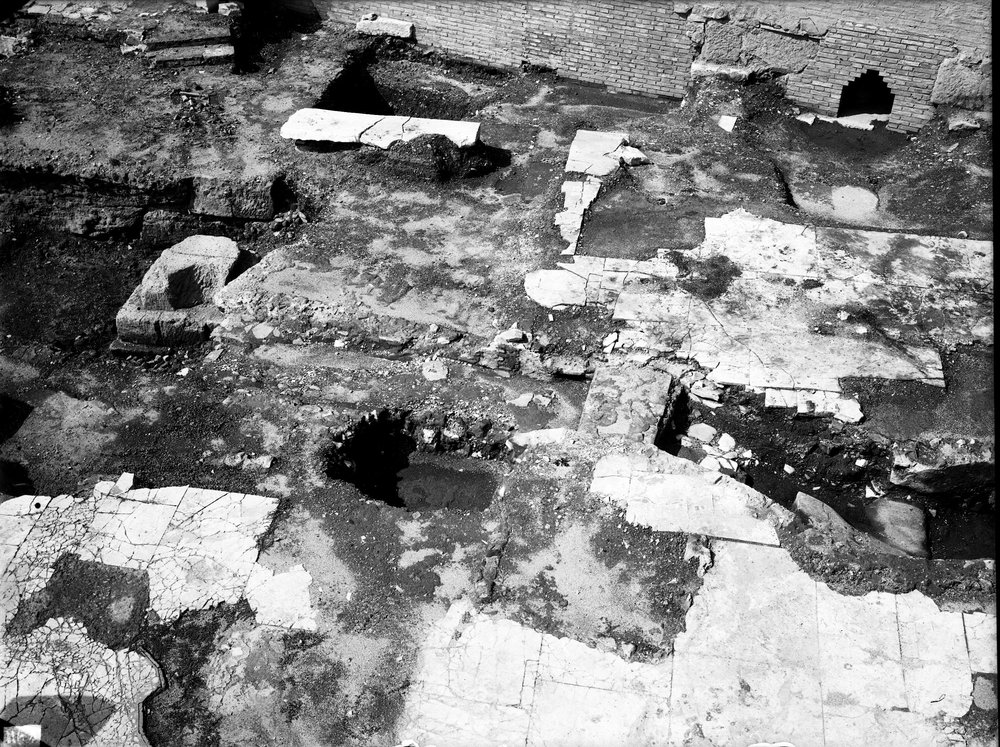 Lastra E1162 - Basilica Emilia.JPG
