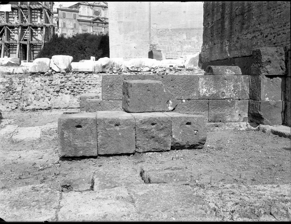 Lastra E-1116, Basilica Emilia.JPG