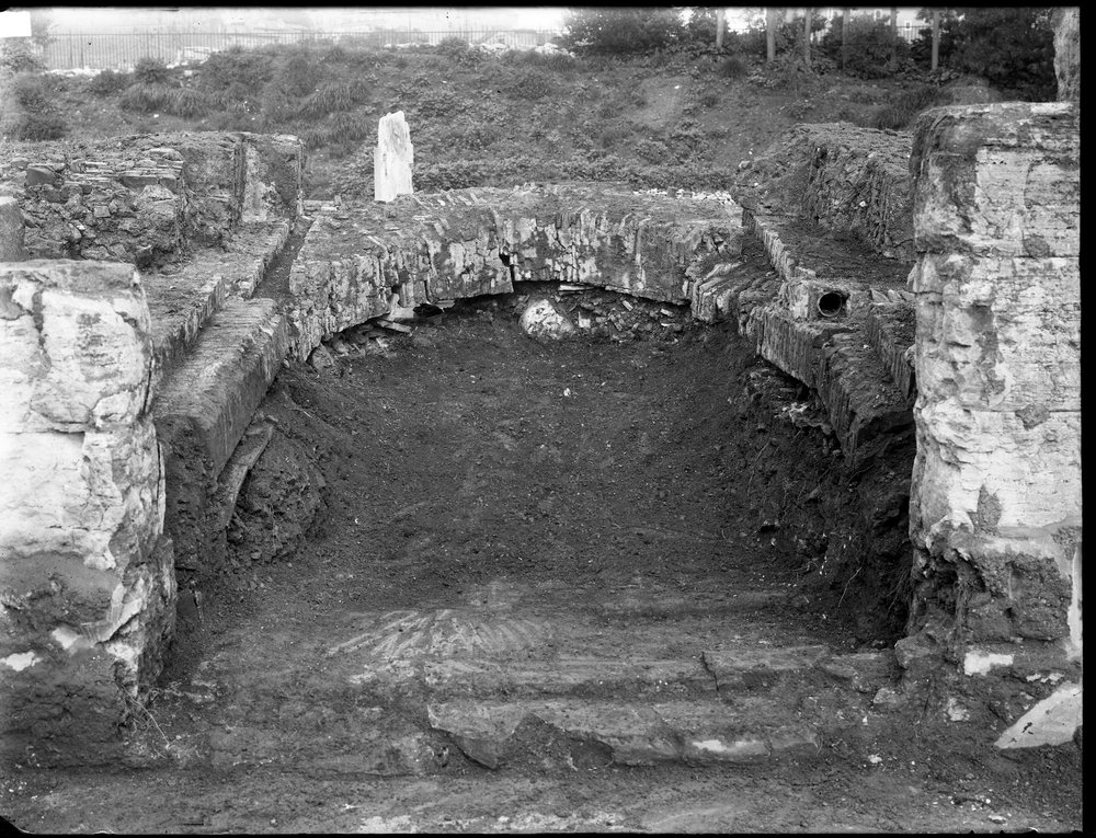 Lastra E-1182, Basilica Emilia.JPG