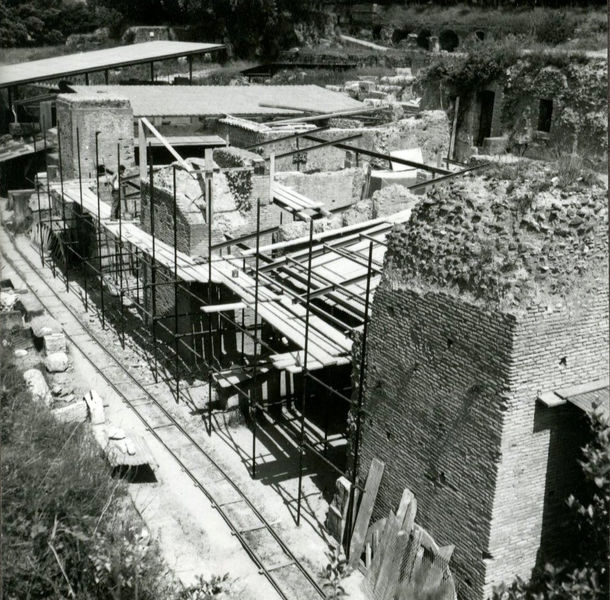001920 - restauro - Casa di Augusto, ambiente 9, opera di consolidamento. Anno 1965. Neg. serie 6x6 nÂ°1153-1087-1151-1152