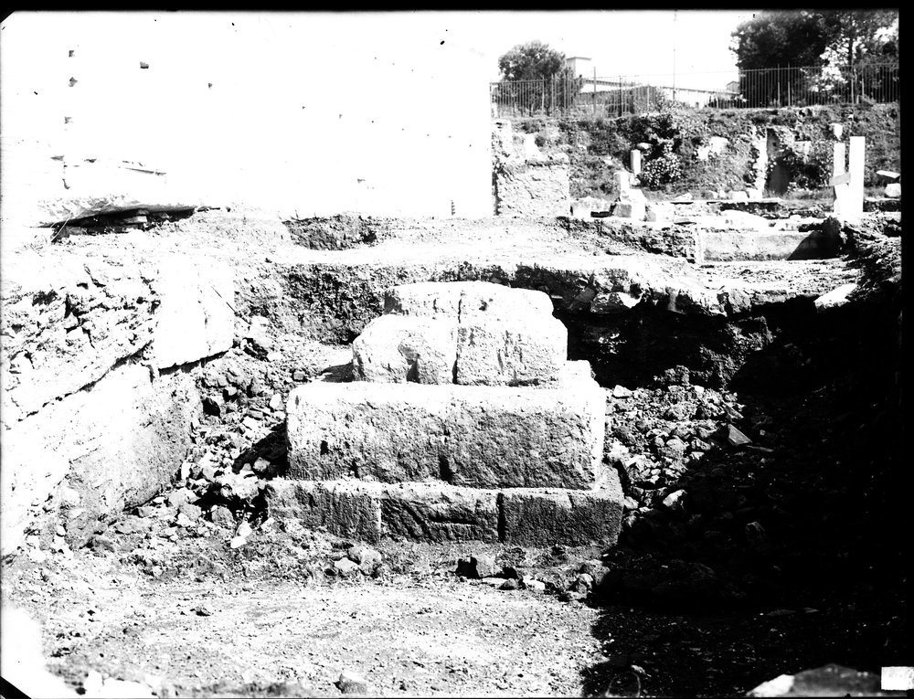 Lastra E-1188, Basilica Emilia.JPG