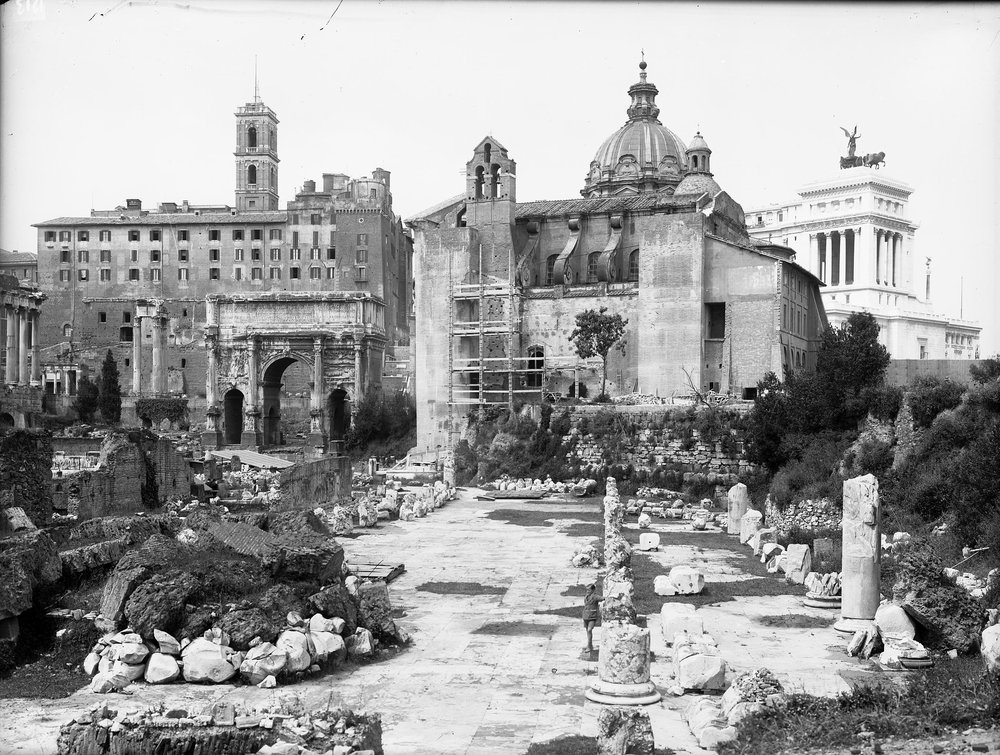 Lastra E-1213 Basilica Emilia - esterno.JPG