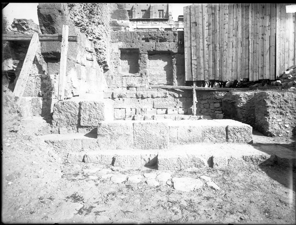 Lastra E-1099, Basilica Emilia.JPG