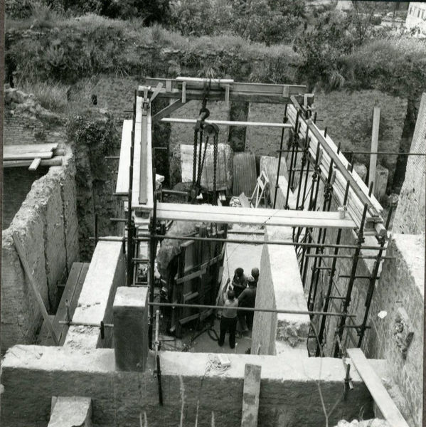 001917 - restauro - Casa di Augusto, ambiente 9, opera di consolidamento. Anno 1965. Neg. serie 6x6 nÂ°1153-1087-1151-1152