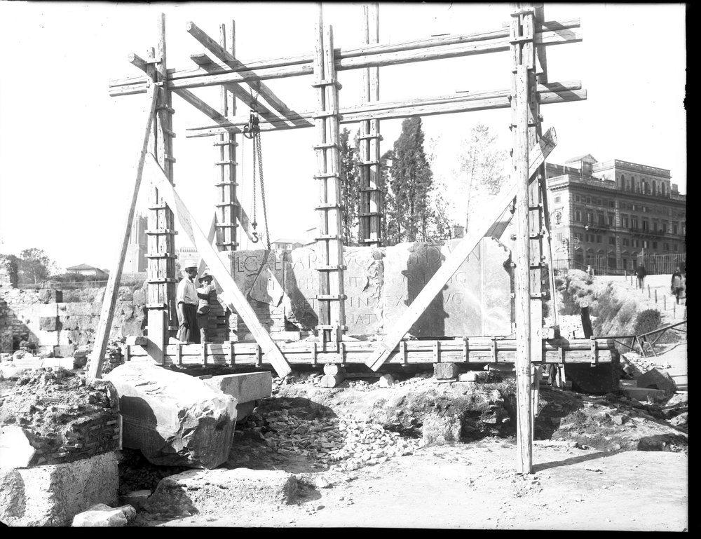Lastra E-1195, Basilia Emilia.JPG