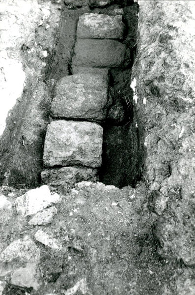 002722 - scavo archeologico - Area del tempio della Magna Mater, area a nord-ovest della casa repubblicana a fianco delle Scalae Caci e Casa di Livia: particolare dei blocchi del manufatto in opera quadrata. Neg. serie Film nÂ° 88-79