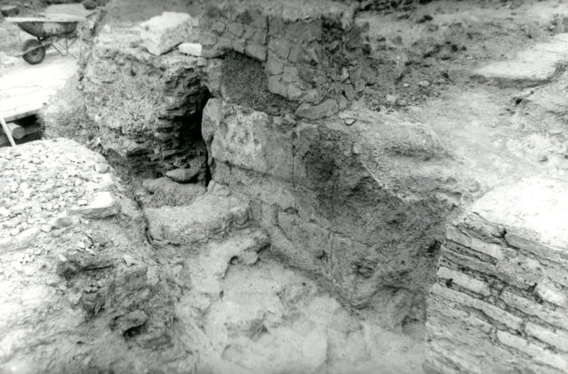002728 - scavo archeologico - Casa Repubblicana a fianco delle Scalae Caci (sud-ovest della Casa di Livia), scavi Carettoni del 1956. Settori L e M. Neg. serie Film nÂ° 94

Bibliografia: Caretton, G.F. NsC 1967 pp. 287 e ss.