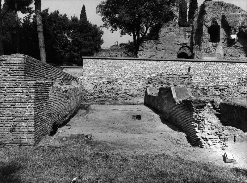 000221 - restauro - Clivio Palatino, ambiente A1: lavori 1985