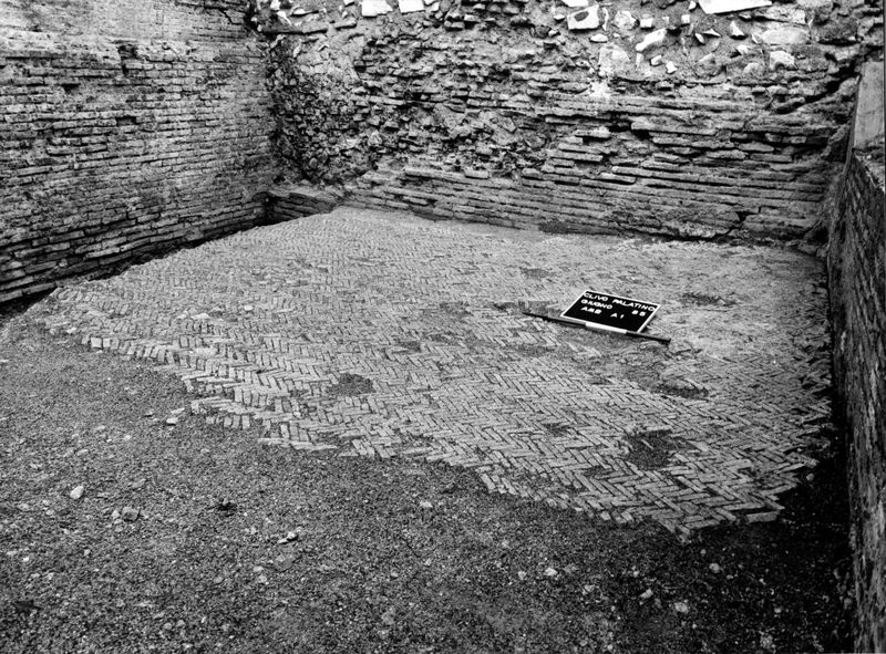 000225 - restauro - Clivio Palatino, ambiente A1: lavori 1985