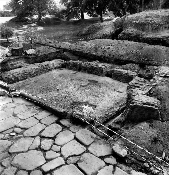005583 - restauro - Clivio Palatino, Arco di Domiziano: lavori del 1984