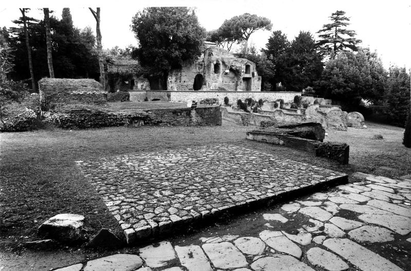 005604 - restauro - Clivio Palatino, Arco di Domiziano: pilone dell'arco di Domiziano durante i lavori di restauro 