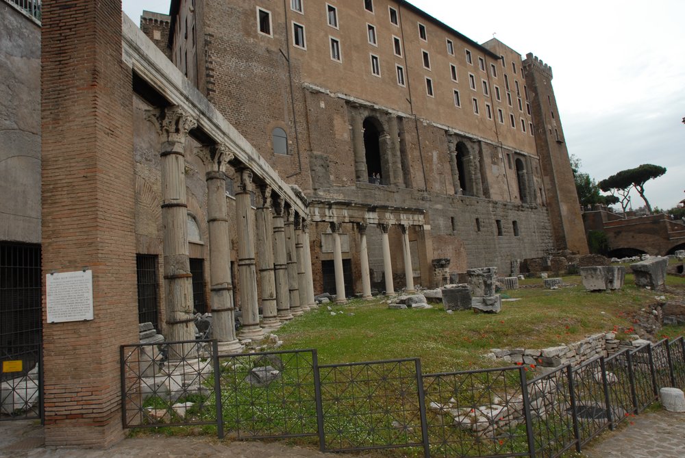 Portico degli Dei Consenti1.JPG
