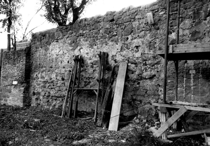 005681 - restauro - Clivio Palatino, lato sinistro: lavori per la nuova recinzione farnesiana 