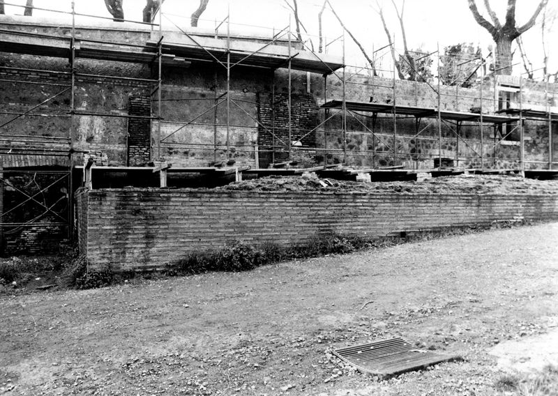 005688 - restauro - Clivio Palatino, lato sinistro: lavori per la nuova recinzione farnesiana 