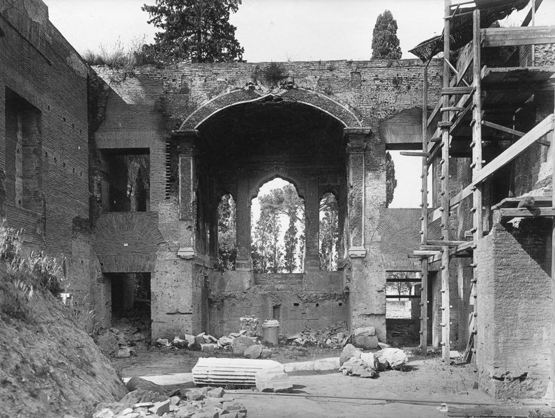003211 - restauro - Domus Augustana, corpo centrale piano superiore: restauro lato Nord, giugno 1931