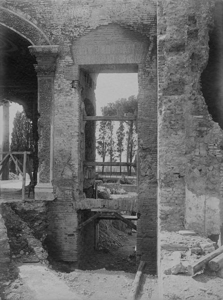 003213 - restauro - Domus Augustana, corpo centrale piano superiore: particolare del restauro lato Nord, settembre 1929