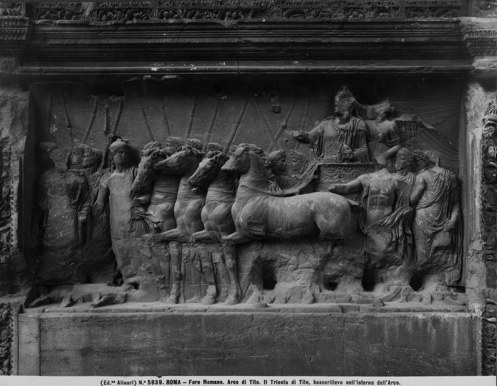 Arco di Tito rilievo con il trionfo di Tito.jpg