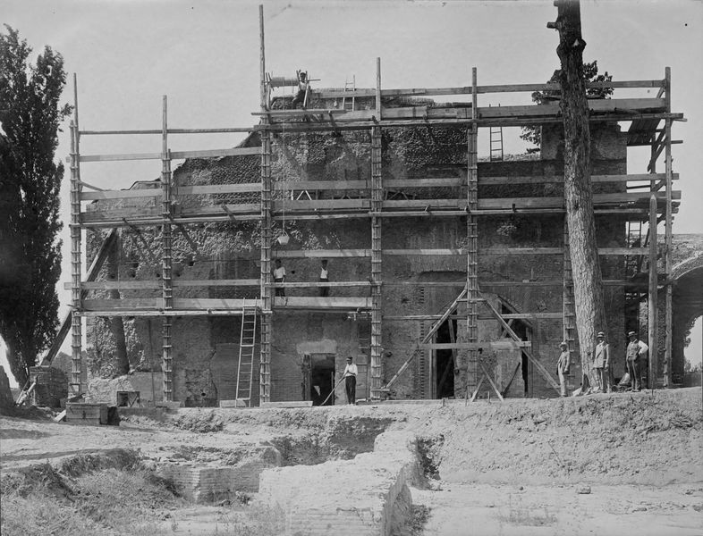 003252 - restauro - Domus Augustana, corpo centrale piano superiore: restauro estremitÃ  verso lo Stadio lato Nord, luglio 1929