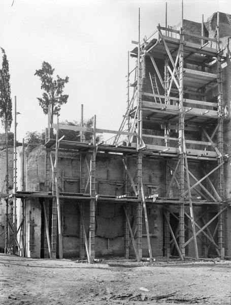 003328 - restauro - Domus Augustana, peristilio inferiore : particolare del lato Nord durante il restauro, ottobre 1936