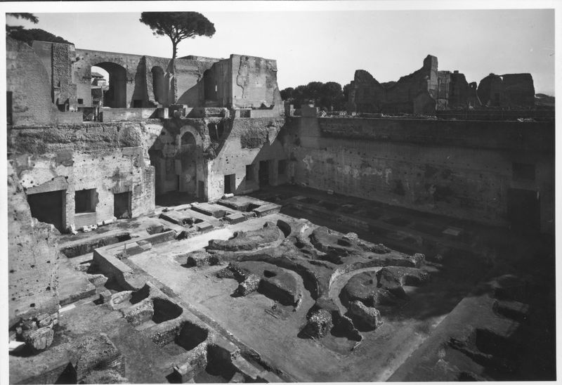 003344 - restauro - Domus Augustana, peristilio inferiore: dopo il restauro