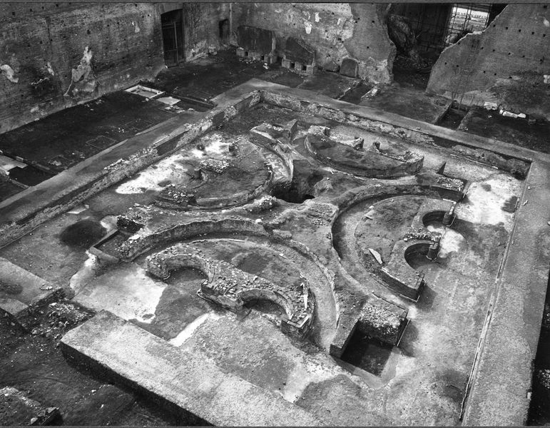 003368 - restauro - Domus Augustana, peristilio inferiore: dopo i lavori di pulitura, autunno 1970