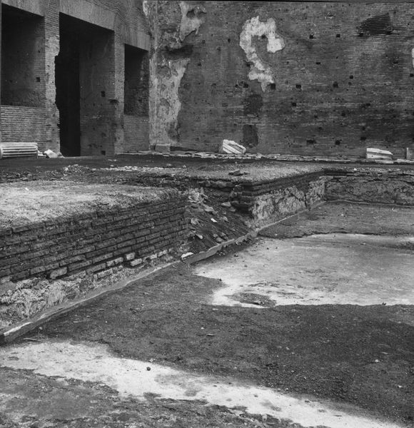 003372 - restauro - Domus Augustana, peristilio inferiore: lavori di sistemazione, estate 1970