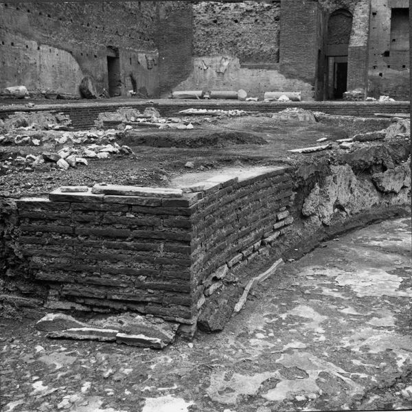 003380 - restauro - Domus Augustana, peristilio inferiore: lavori di sistemazione, estate 1970