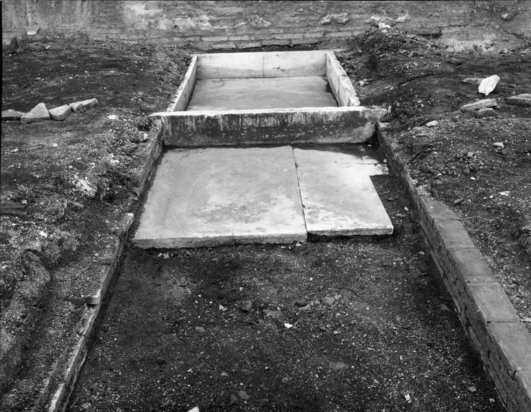 003386 - restauro - Domus Augustana, peristilio inferiore: lavori di sistemazione, estate 1970