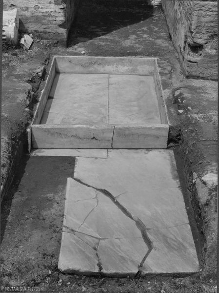 003393 - restauro - Domus Augustana, peristilio inferiore: lavori di sistemazione con particolare di costruzioni precedenti estate 1970
