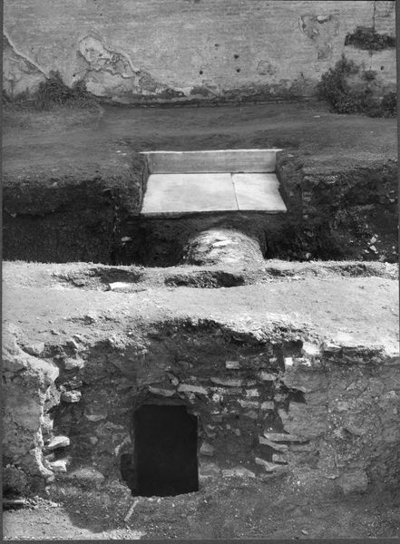 003396 - restauro - Domus Augustana, peristilio inferiore: lavori di sistemazione con particolare di costruzioni precedenti estate 1970