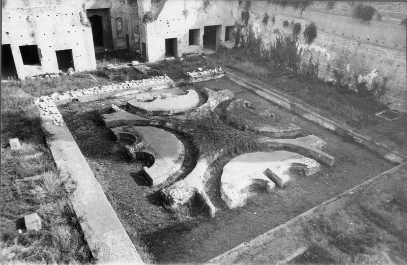 003397 - restauro - Domus Augustana, peristilio inferiore: lavori di sistemazione, estate 1970
